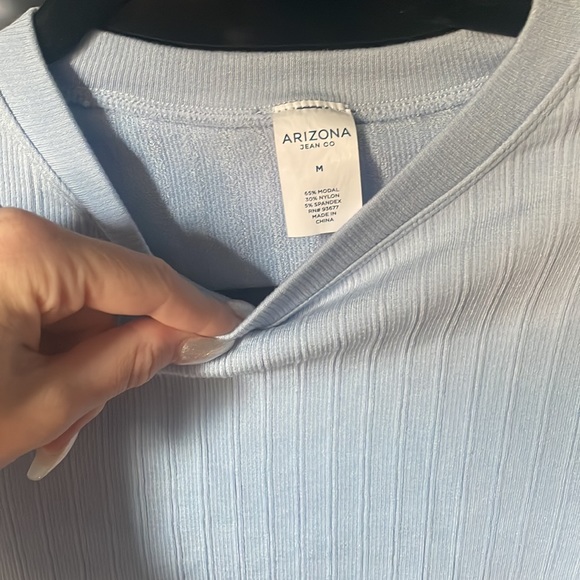 Light blue cropped long sleeve size medium - Picture 3 of 3